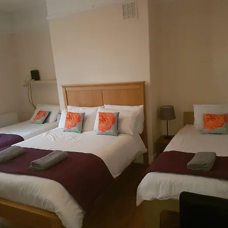 Leeds Cowper House Serviced *