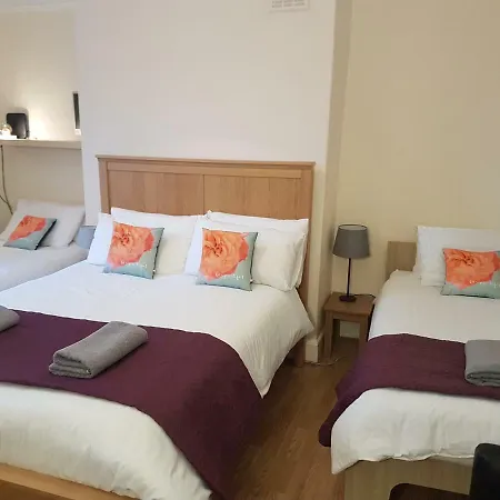 Leeds Cowper House Serviced