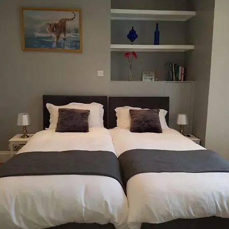 Leeds Cowper House Serviced Leeds