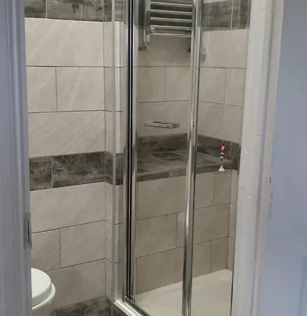 Leeds Cowper House Serviced * Leeds