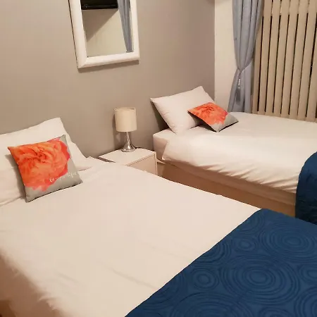 Leeds Cowper House Serviced * Leeds