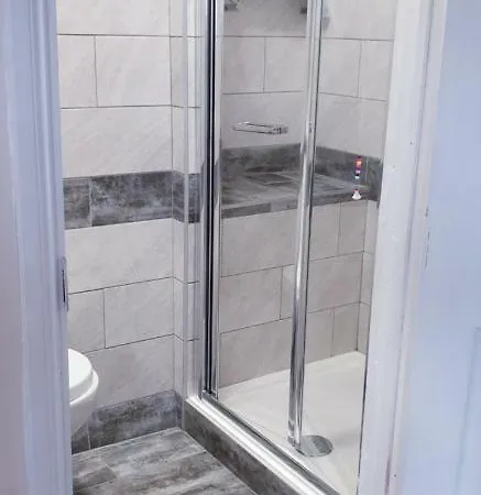 Leeds Cowper House Serviced Leeds